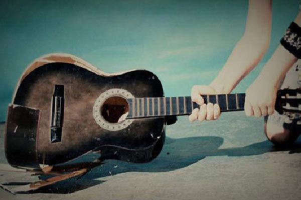 TOP 5++ Sai Lầm Lớn Nhất Khi Dạy Học Đàn Guitar Cho Người Mới Bắt Đầu