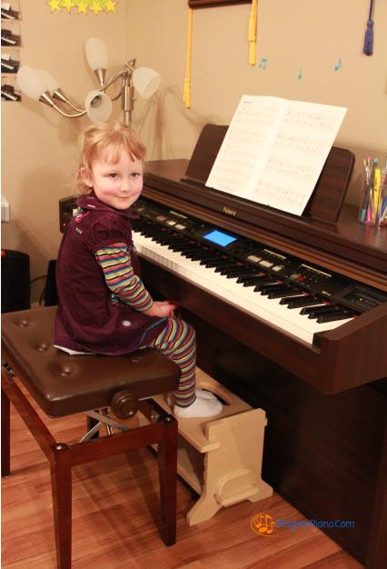 ghế kê chân piano