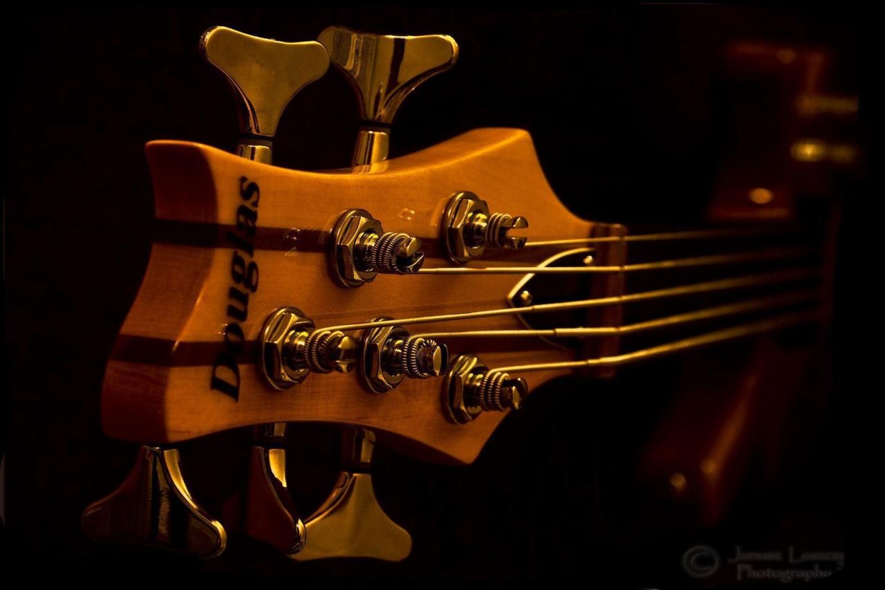 1920x1280 Description <b>Bass Guitar Wallpaper</b>